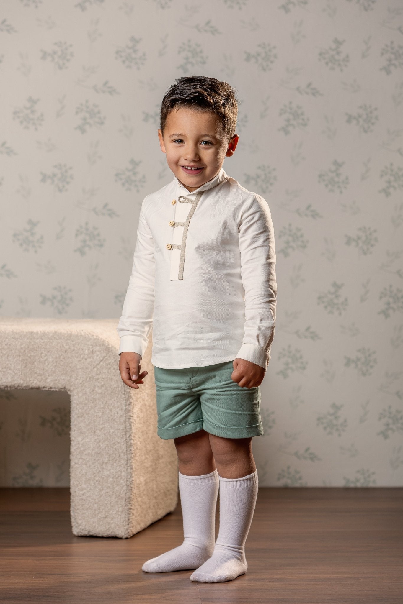 Abuela Tata boys green shorts and ivory shirt set for AW26 Spanish childrenswear