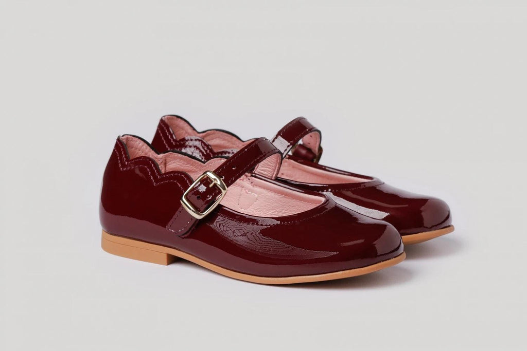 Angelitos - Girls Burgundy Scallop Edge Patent Leather Shoes EU 22 - Mariposa Children's Boutique