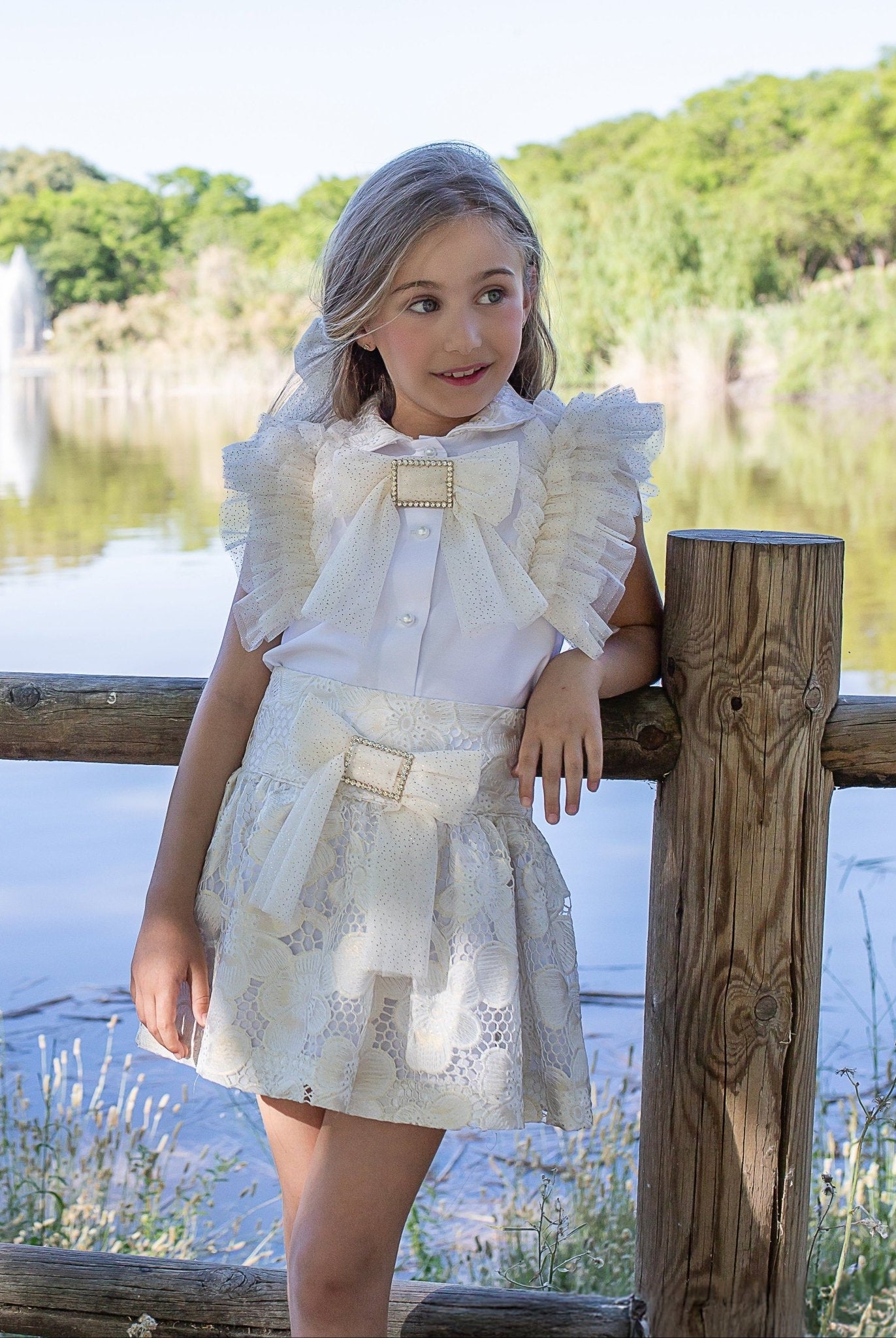 Naxos SS26 - Girls White & Gold Headpiece