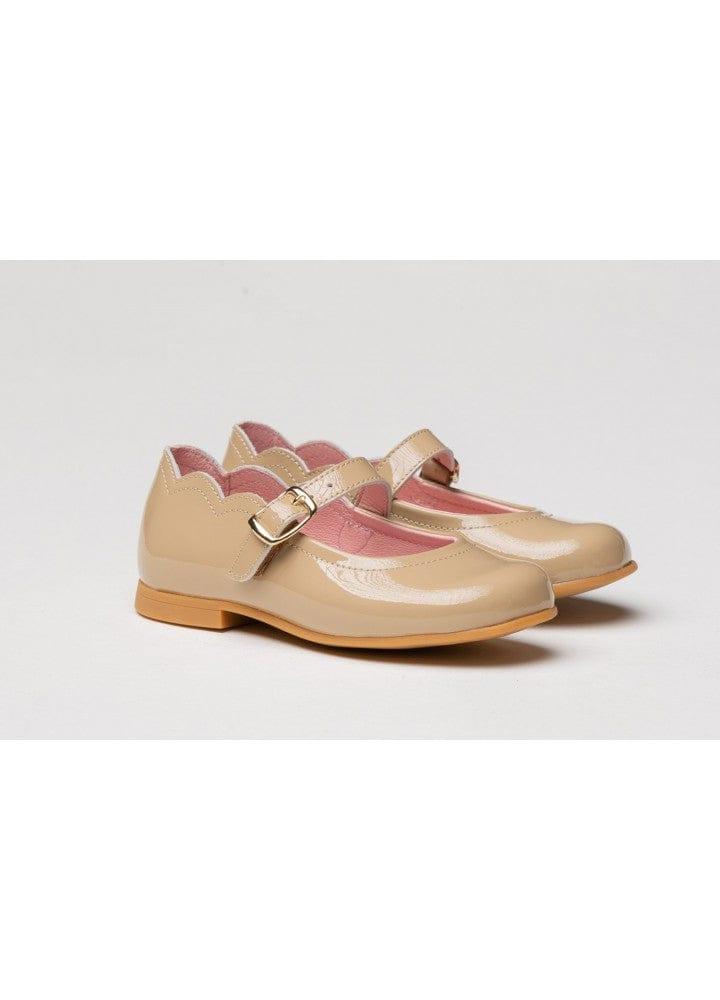 Angelitos AW22 - Patent Leather Scallop Edge Shoes CAMEL IN-STOCK - Mariposa Children's Boutique