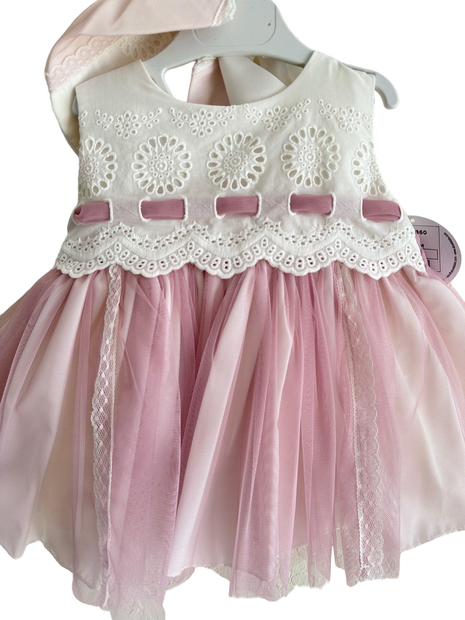 Abuela Tata SS24 - Baby Girls Ivory & Dusky Pink Dress, Knickers & Bonnet 360 - Mariposa Children's Boutique