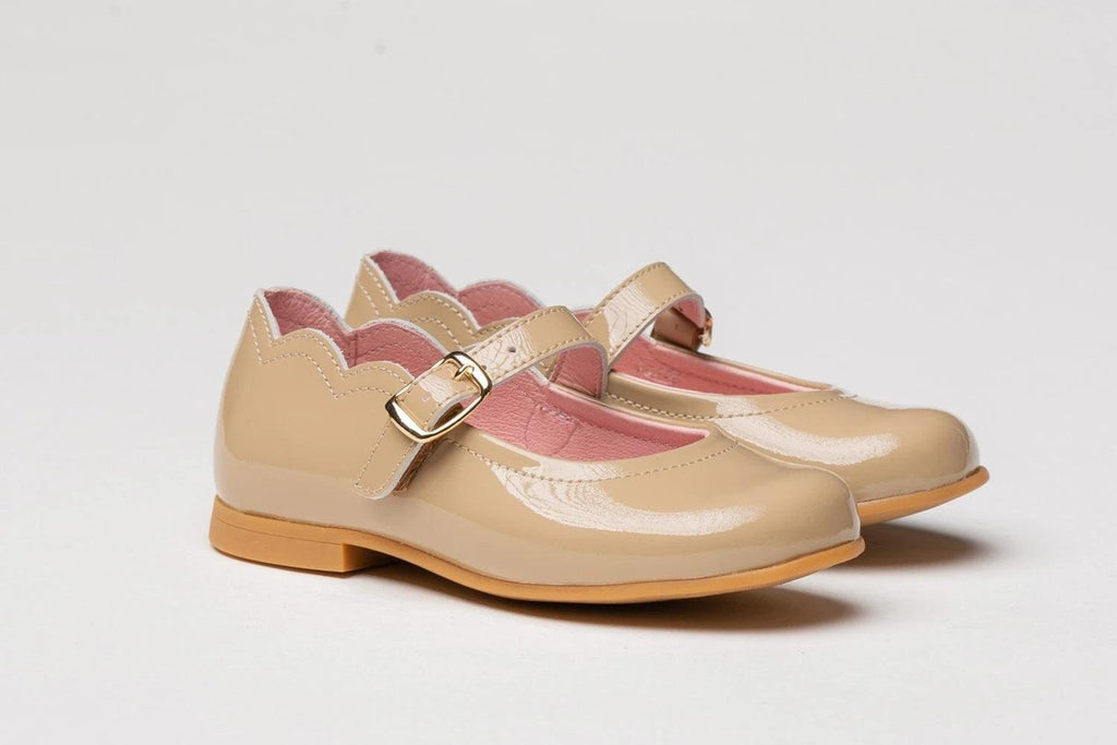 Angelitos - Girls Patent Leather Scallop Edge Shoes CAMEL - Mariposa Children's Boutique