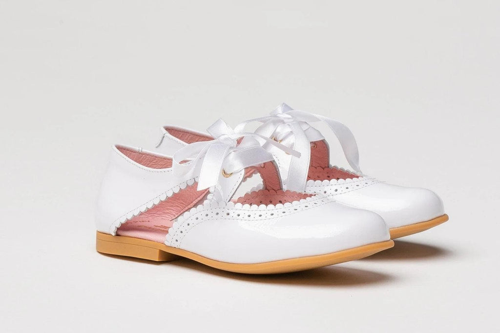 Angelitos AW21 - Patent Leather Girls Shoes CREAM, PINK, CAMEL - Mariposa Children's Boutique
